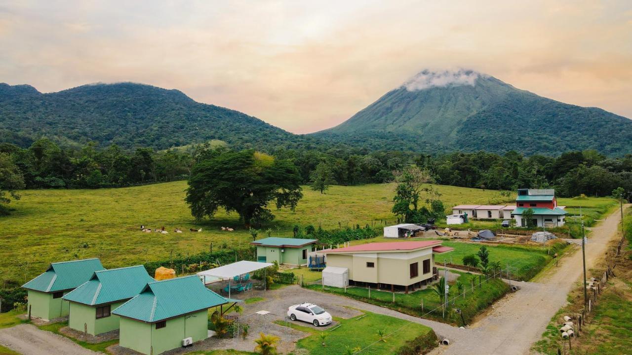 Chongos Place La Fortuna Exterior photo